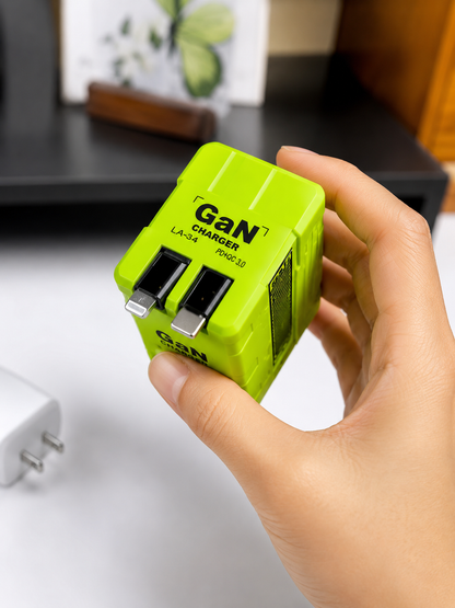 Portable Gan Flash Fast Charger | شاحن سريع محمول GaN
